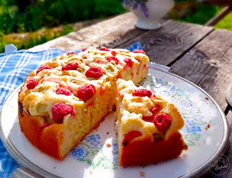Rhabarber-Himbeer-Kuchen