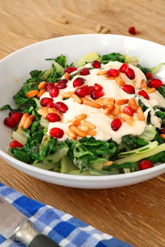 Mangold mit Tahini-Joghurt-Sauce