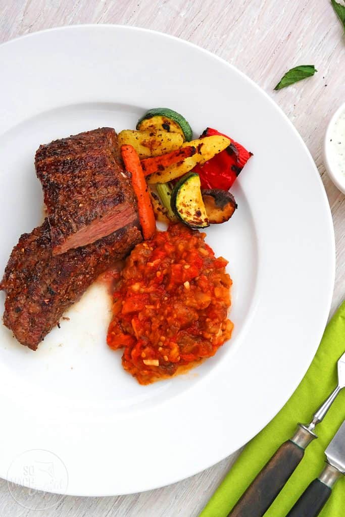 Bavette-Steak mit rauchigen Auberginen