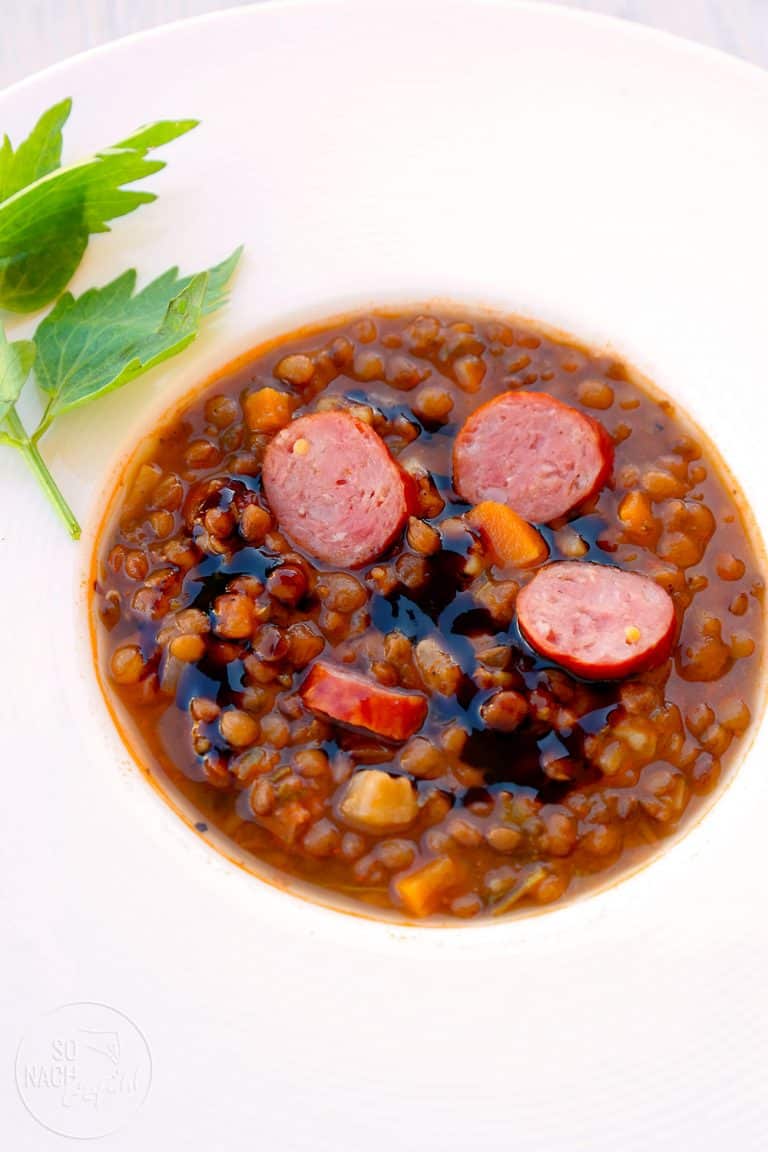 Deftige Linsensuppe mit Schinkenknacker