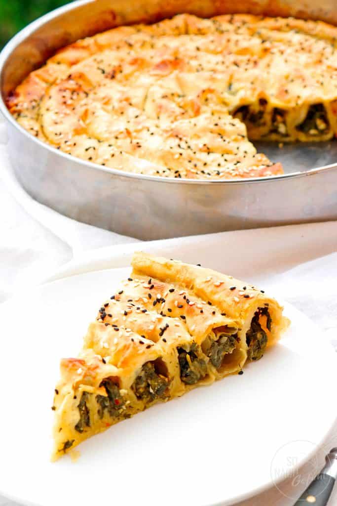 Schneckenbörek aufgeschnitten