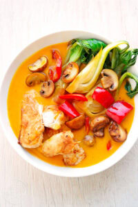 Aromatische Mangosoße mit Huhn + Gemüse