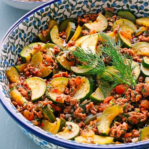 Zucchini-Hackfleisch-Pfanne mit türkischem Reis