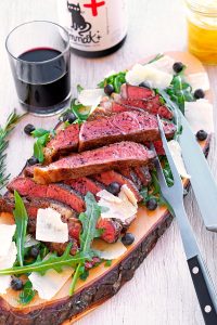 Tagliata di Manzo mit Parmesan mit Rucola