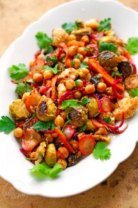 Wintersalat mit Röstgemüse und Kichererbsen