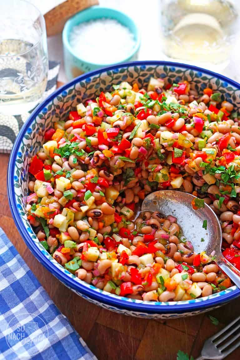 Portugiesischer Bohnensalat mit Paprika und Apfel