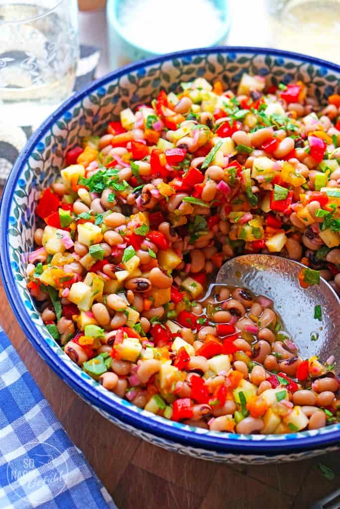 Portugiesischer Bohnensalat mit Paprika und Apfel