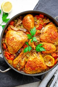 Ofengeschmortes Huhn mit Steinpilzen und Zimt