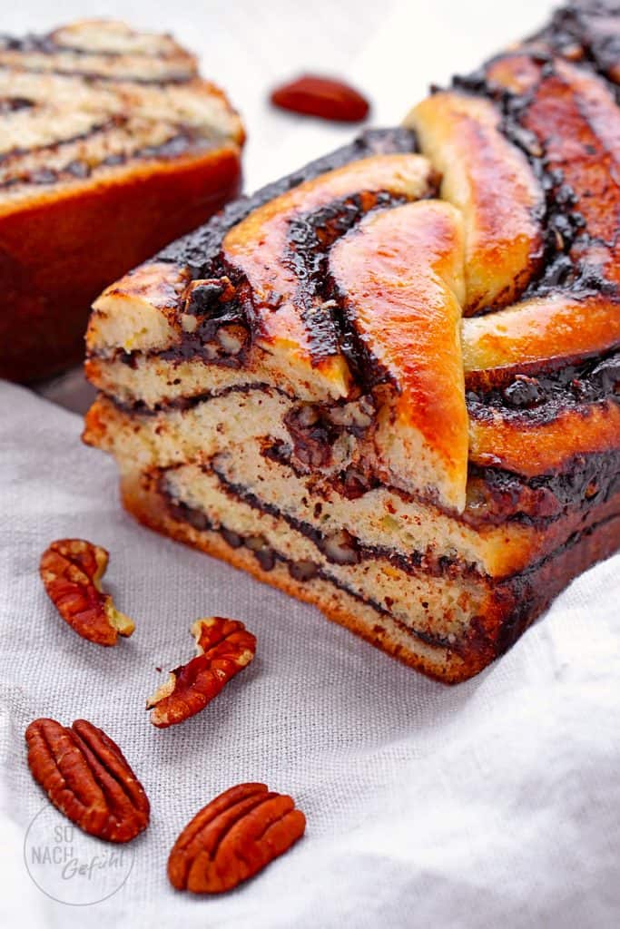 Schokoladen-Babka mit Nüssen