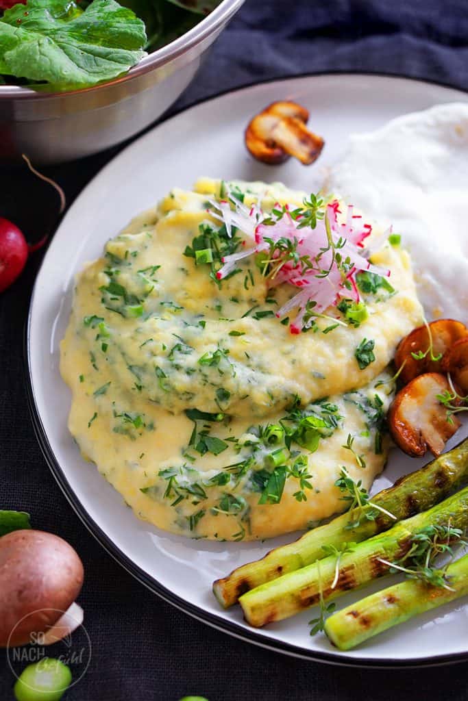 Kräuterstampf mit Frühlingsgemüse