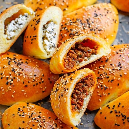 Poğaça – gefüllte Pogatschen aus Hefeteig