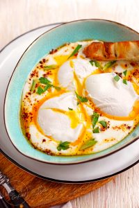 Çılbır – Pochierte Eier auf erfrischendem Joghurt