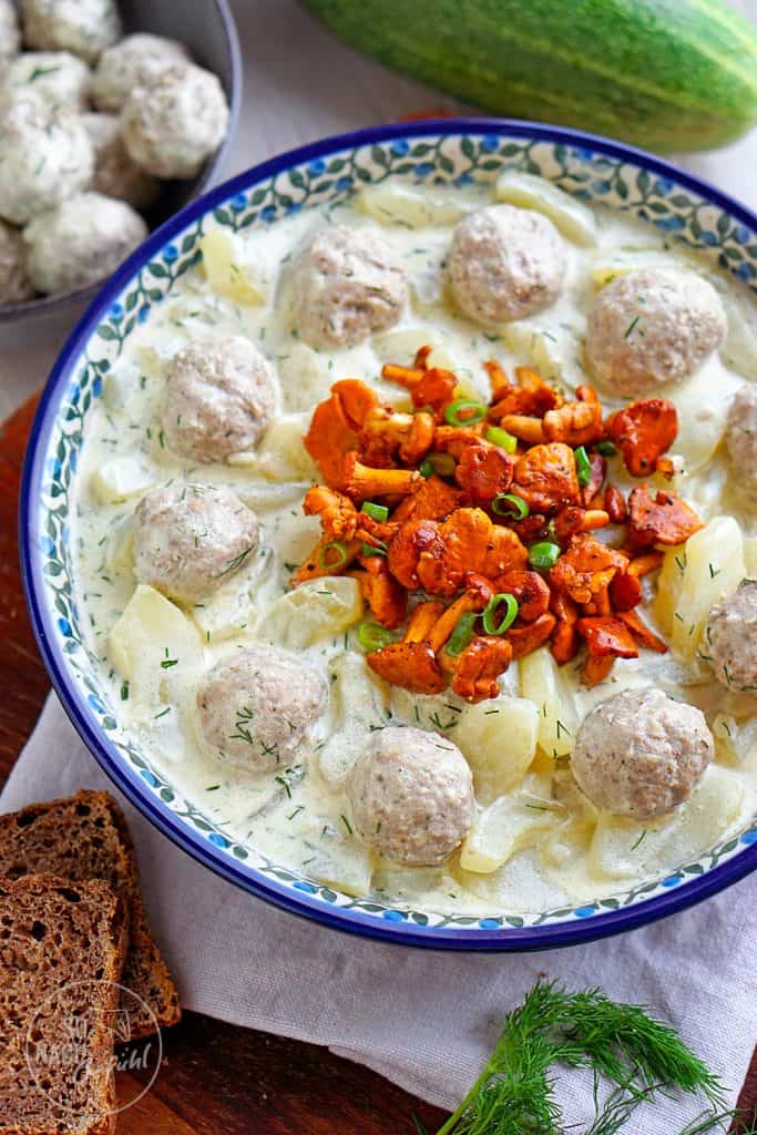 Schmorgurken mit Hackbällchen und Pfifferlingen