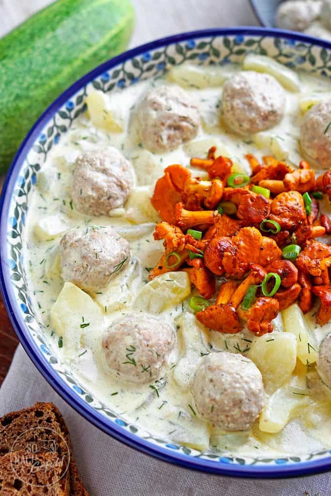 Schmorgurken mit Hackbällchen und Pfifferlingen
