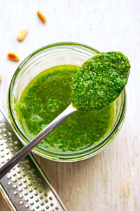 Basilikumpesto frisch gemacht