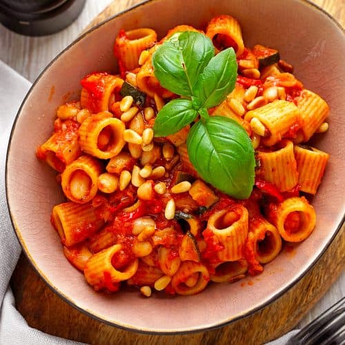 Rigatoni mit weißen Bohnen