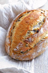 Italienisches Olivenbrot mit Lievito Madre