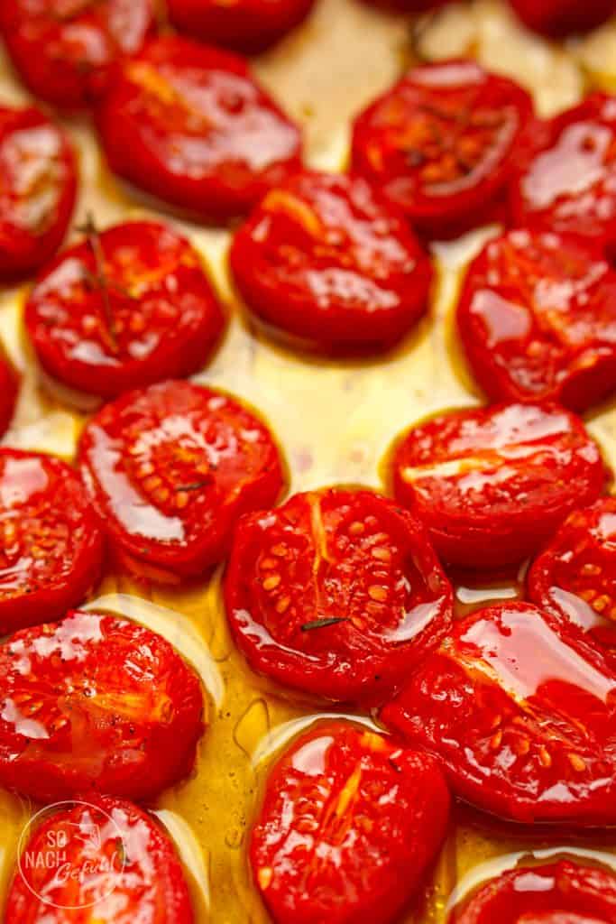 Aromatische Strauchtomaten aus dem Ofen