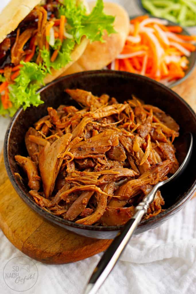 Pulled Chicken aus Hühnerschenkeln