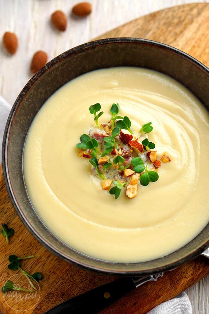 Pastinakensuppe mit Specksahne