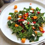 Schwarzkohlsalat mit gerösteter Süßkartoffel