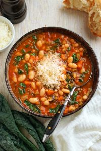 Toskanische Bohnensuppe mit Cavolo Nero