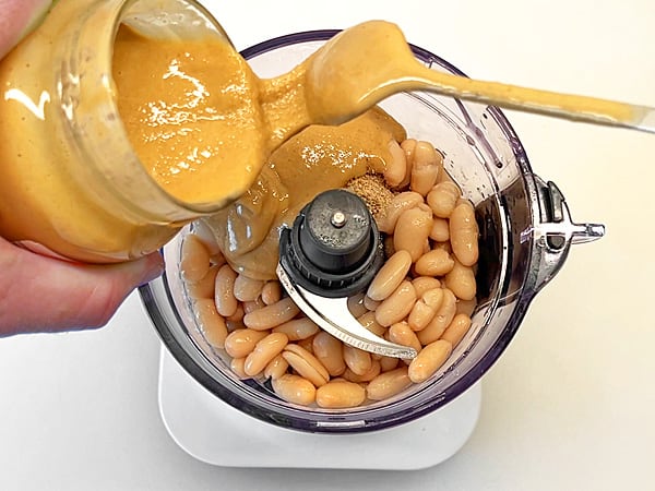 Bohnenhummus ansetzen