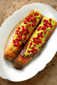 Gebackener Lauch mit Avocado-Chicorée-Füllung