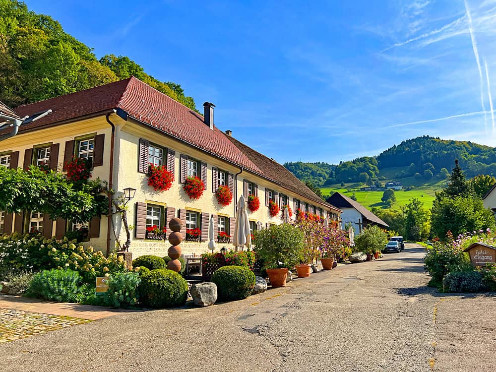 Romantikhotel Spielweg im Sommer