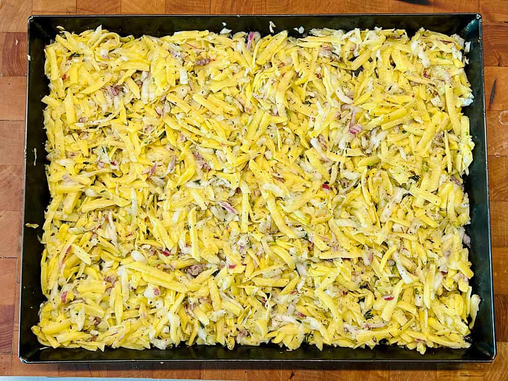 Kartoffel-Fenchelkuchen vor dem Backen