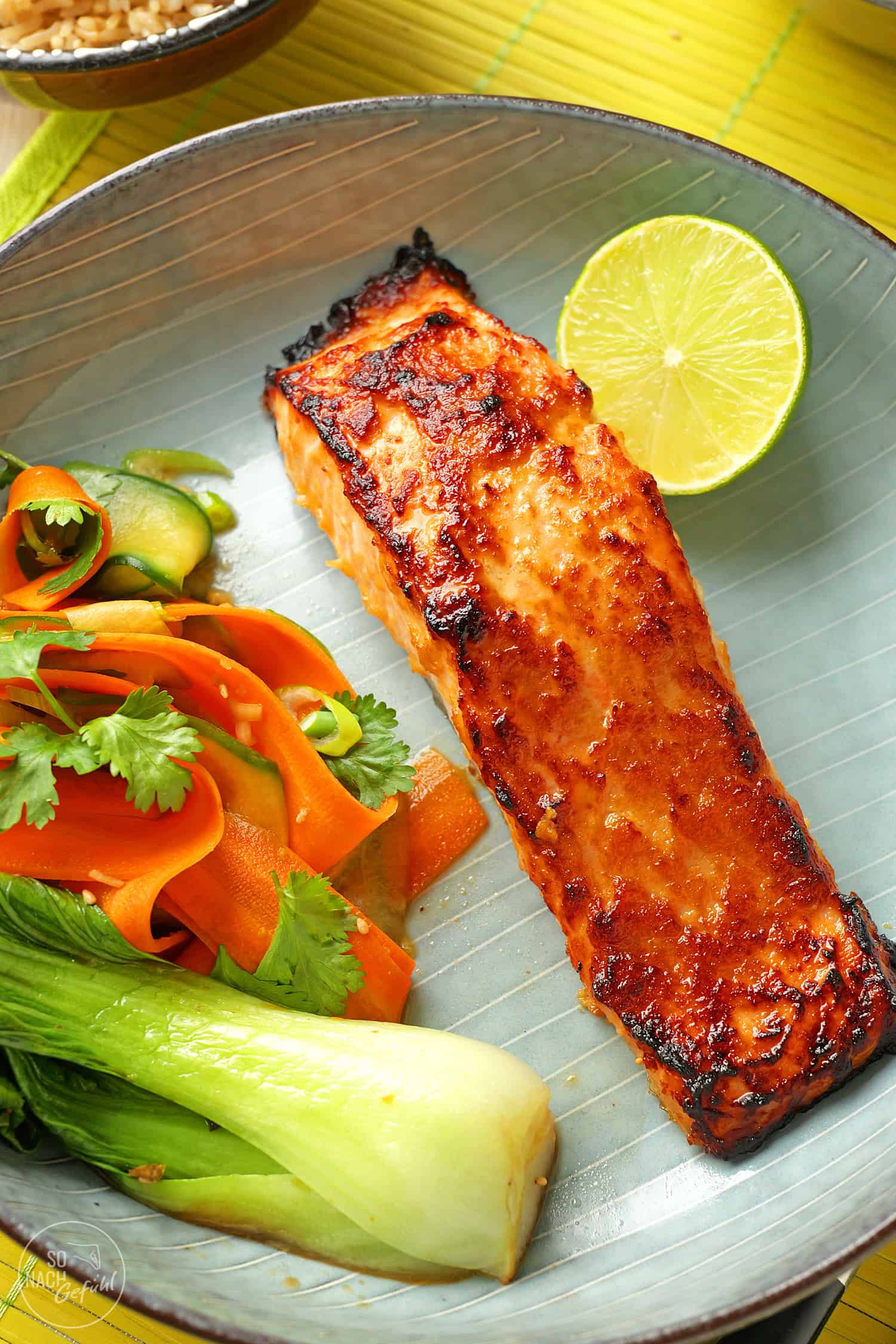 Goldgelb gratinierter Lachs