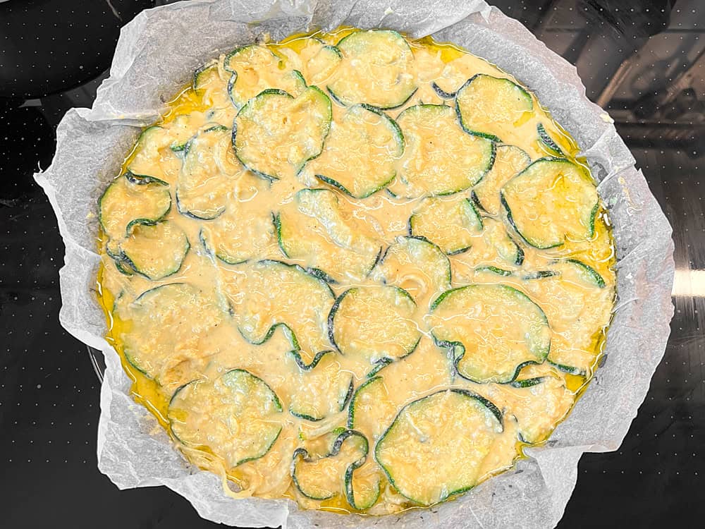 Scarpaccia zum Backen vorbereiten