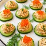 Lachscreme auf Gurkenscheiben