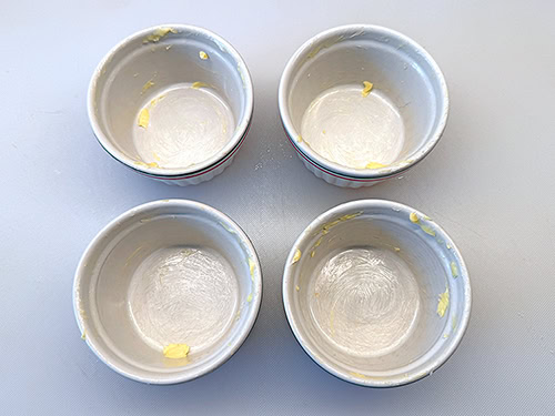 Förmchen ausbuttern