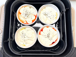 Eier in Minzjoghurt backen