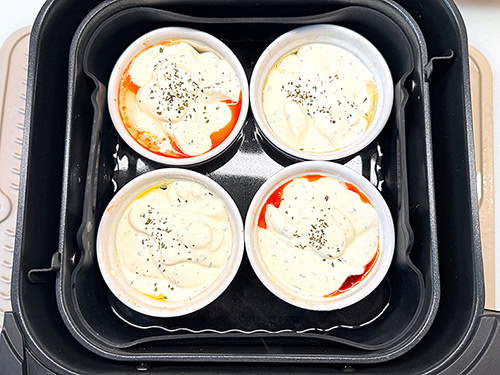 Eier in Minzjoghurt backen